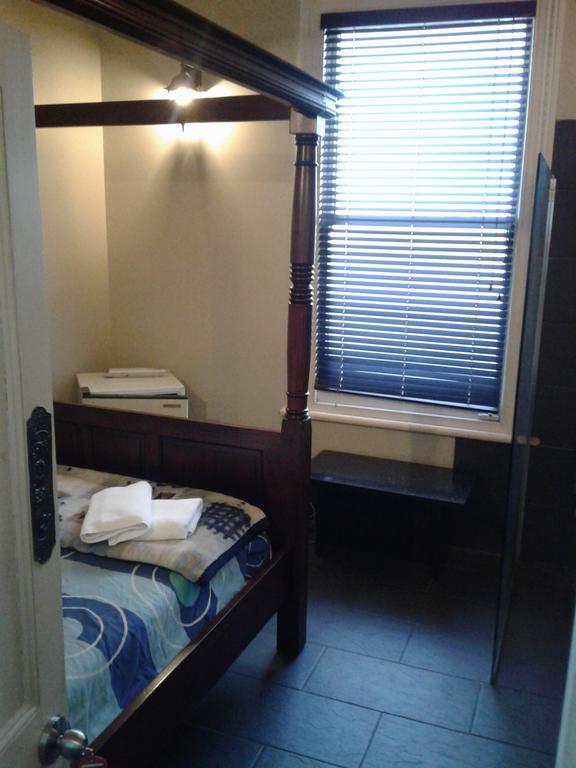 Shooters Saloon Hotel & Cabins Auckland Extérieur photo