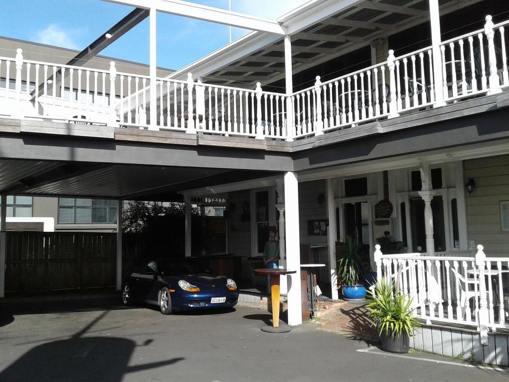 Shooters Saloon Hotel & Cabins Auckland Extérieur photo