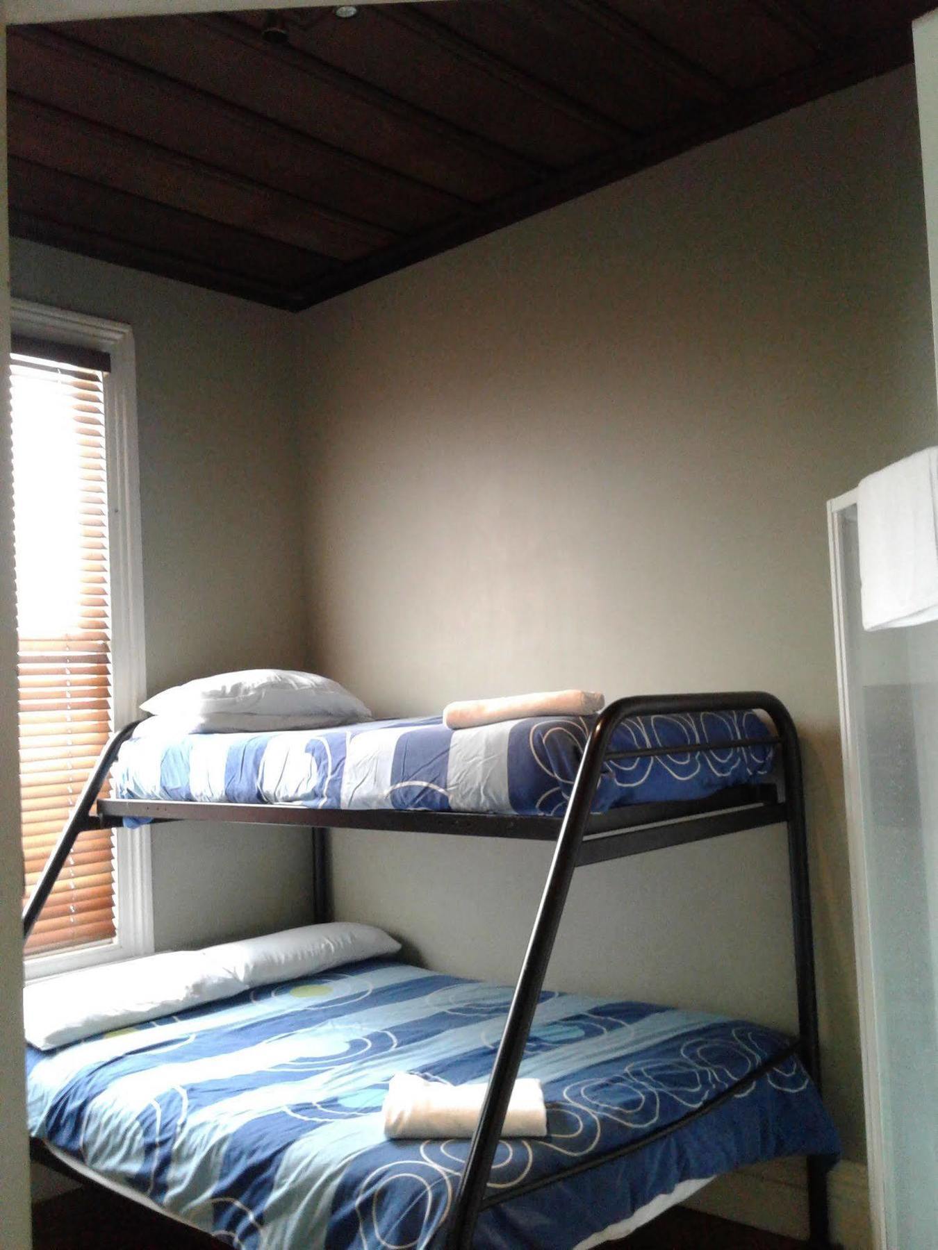 Shooters Saloon Hotel & Cabins Auckland Extérieur photo