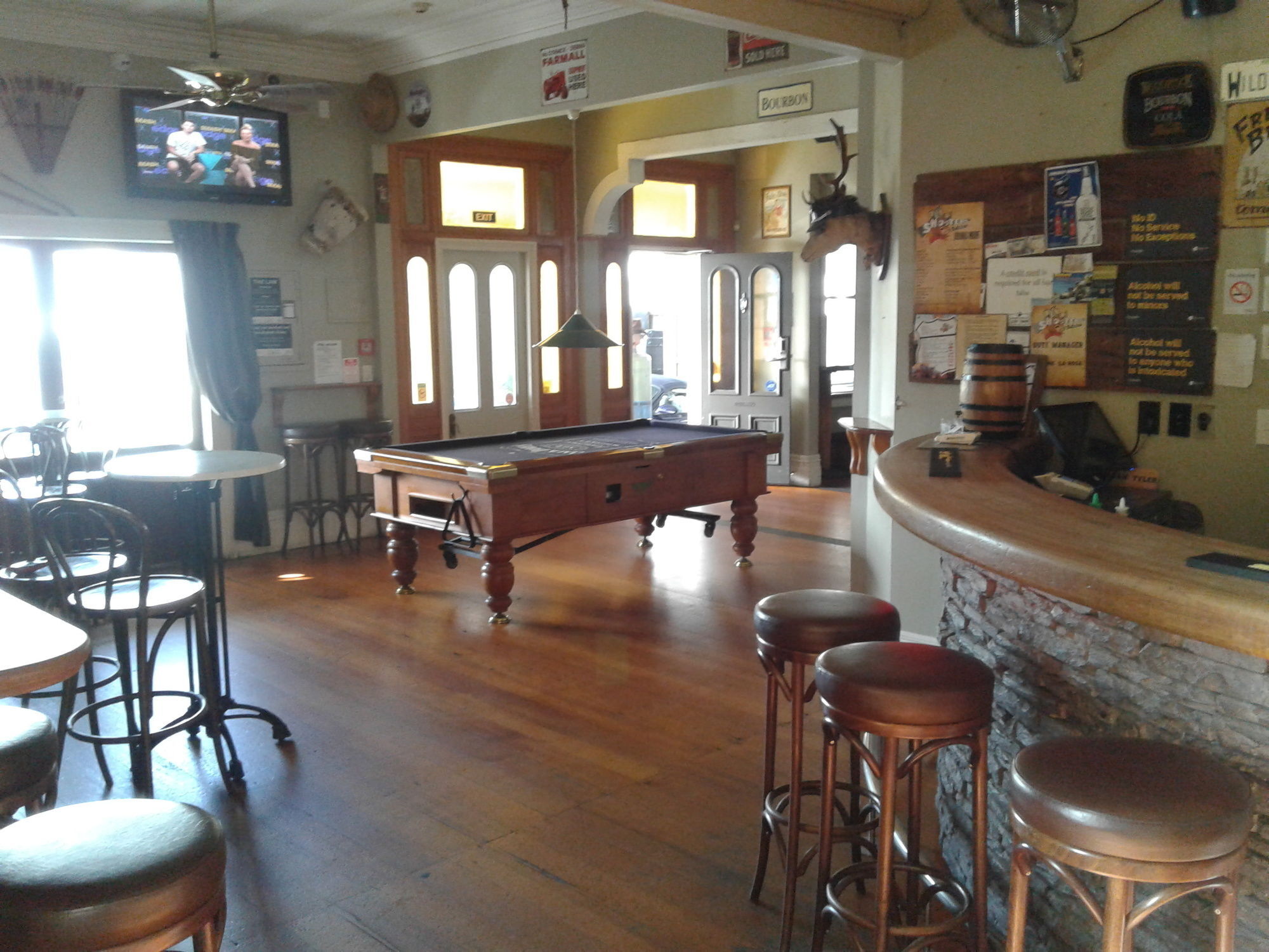 Shooters Saloon Hotel & Cabins Auckland Extérieur photo