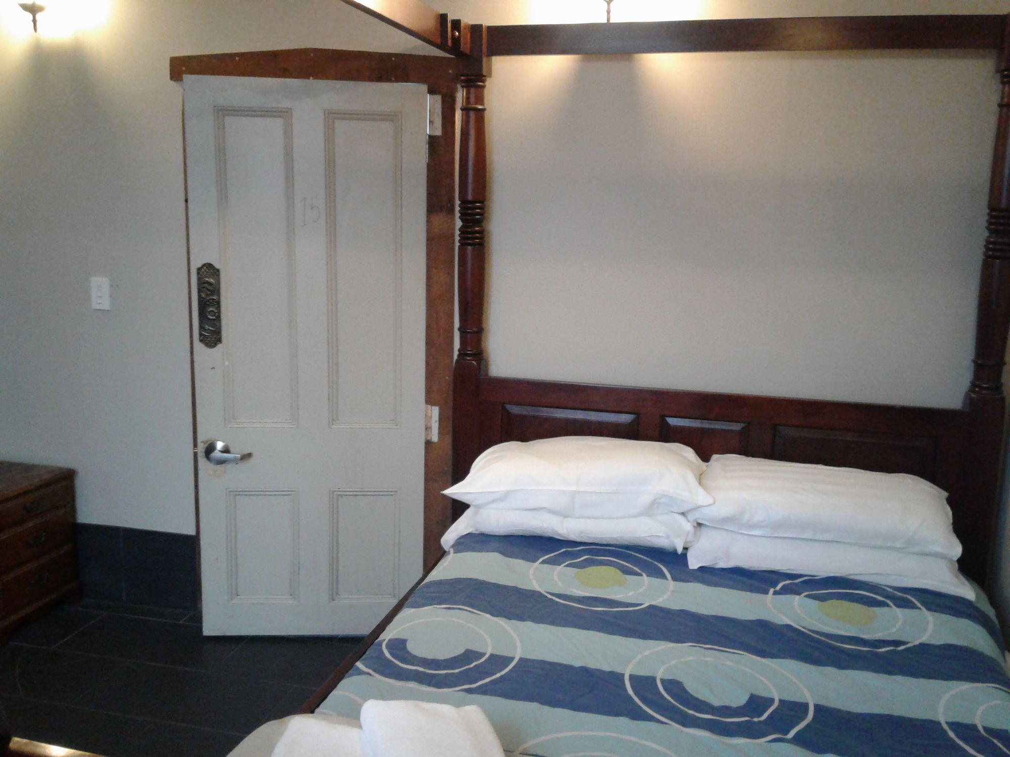 Shooters Saloon Hotel & Cabins Auckland Extérieur photo