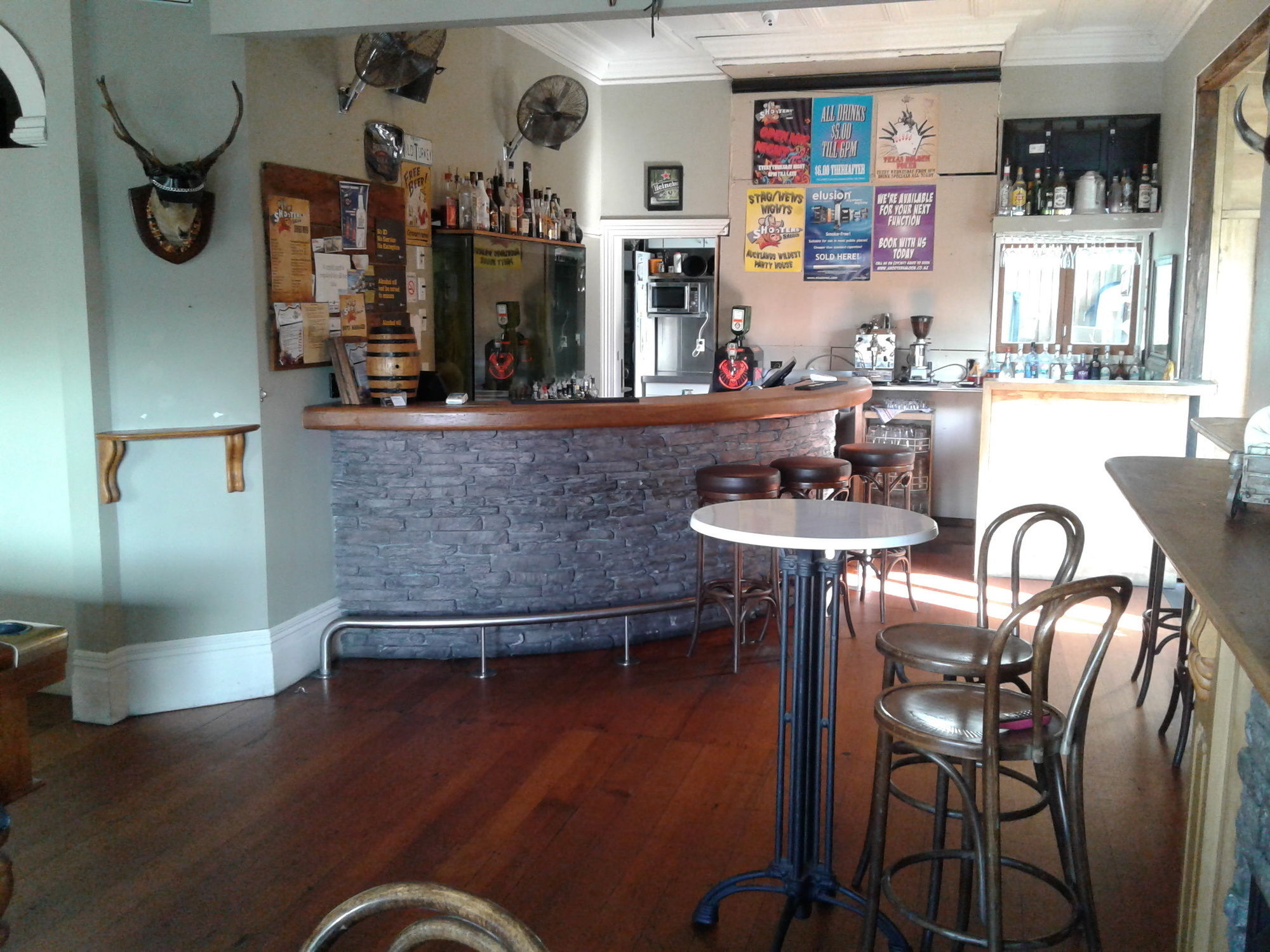 Shooters Saloon Hotel & Cabins Auckland Extérieur photo